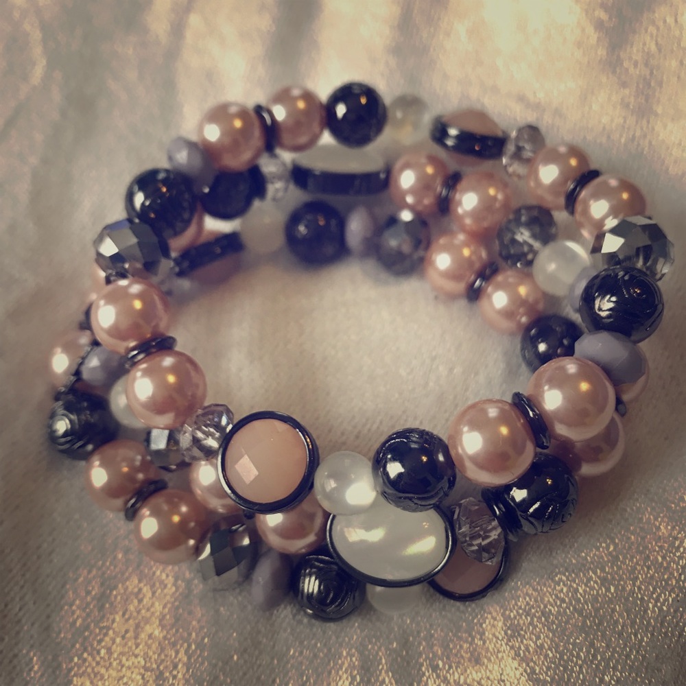 Pink/silver/white beaded bracelet